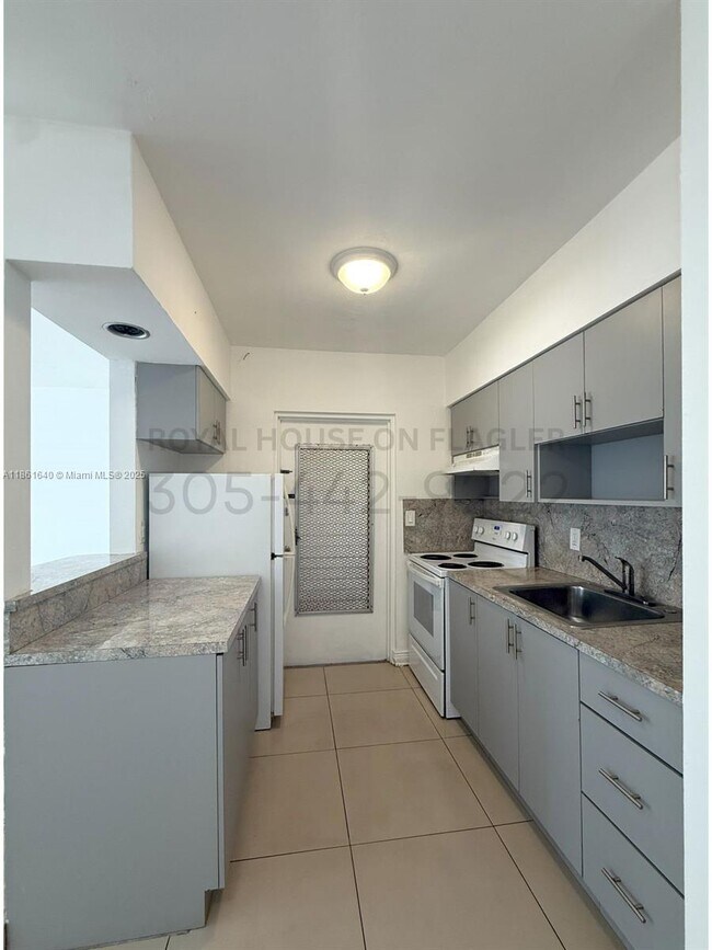 Building Photo - 4410 W Flagler St