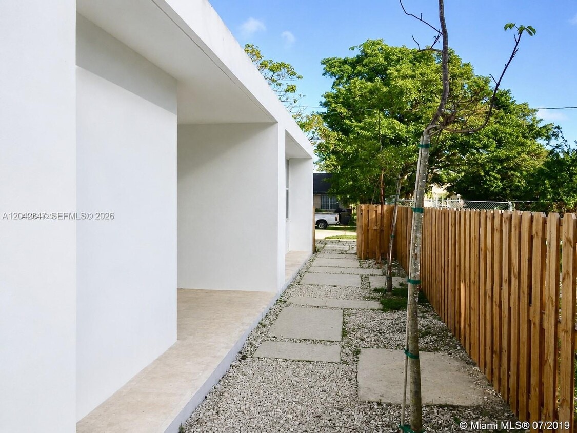 Building Photo - 428 NW 82nd Terrace