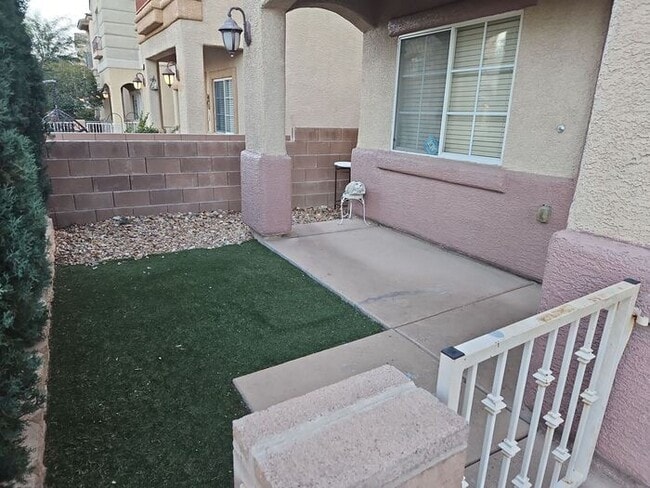 Building Photo - Beautiful 2 bedroom 2.5 bath !