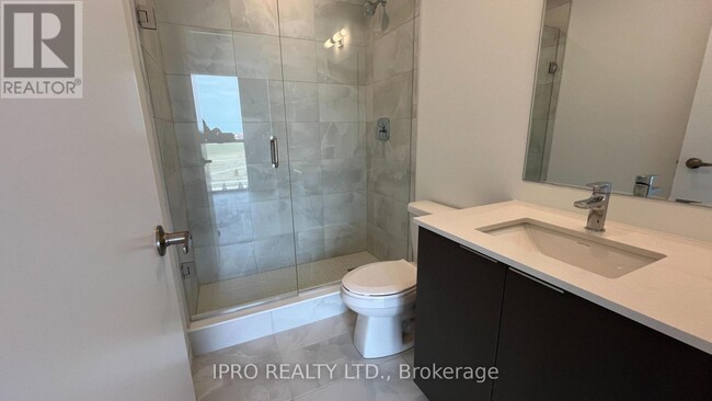 Photo du bâtiment - 760-760 Whitlock Ave