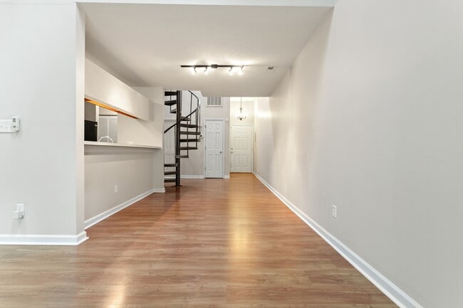 Foto del edificio - 6001 Winterpointe Ln