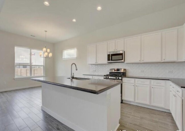 Building Photo - 10917 Charger Wy