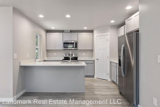 Foto del edificio - 2 br, 2 bath House - 1198 Hughes Ave