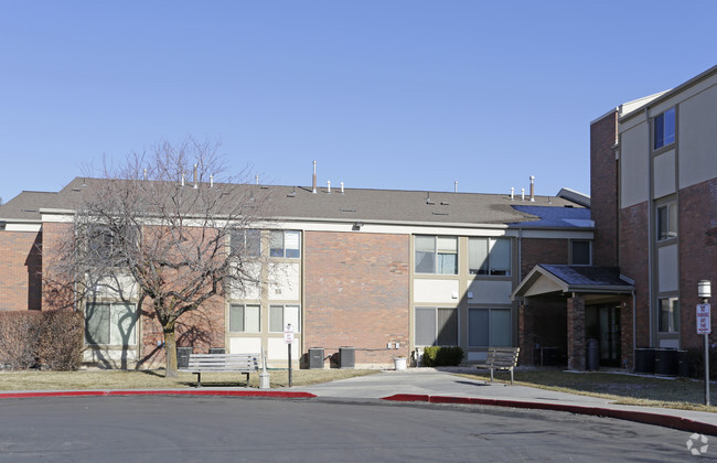 Building Photo - Spring Hollow Apartments