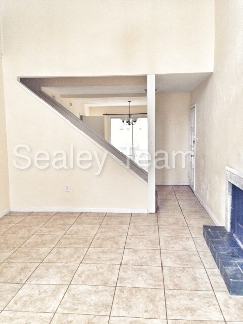 Foto del edificio - 2949 Shamrock Unit# 24