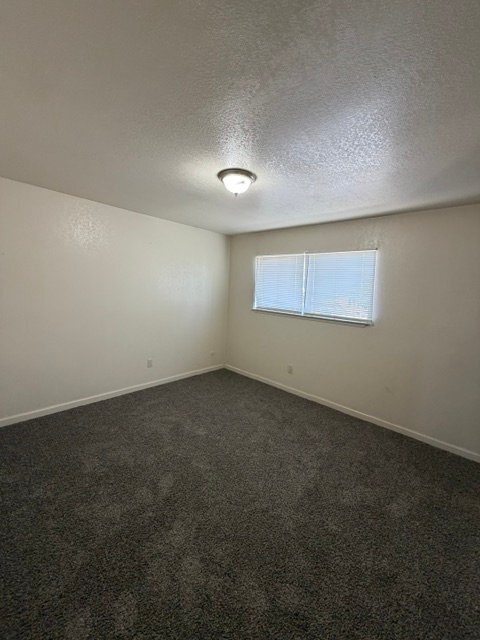 Building Photo - 3044 N Fruit Ave