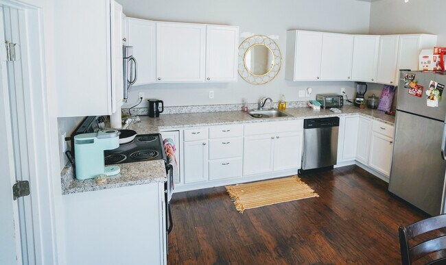 Building Photo - 846 N 600 W
