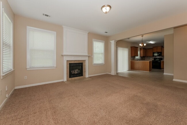 Building Photo - 2505 Mockingbird Ln