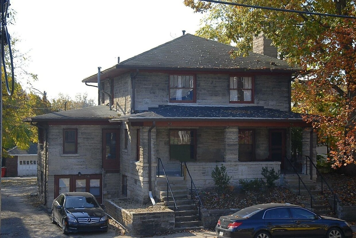 Primary Photo - 710 E 9th St