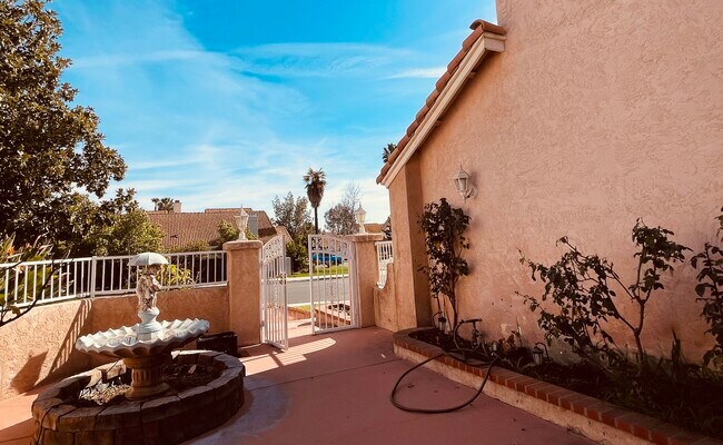 Building Photo - 40095 Festival Rd