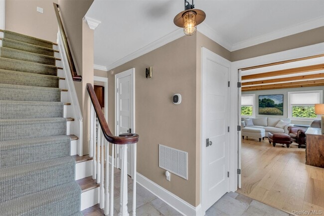 Building Photo - 345 Colonial Rd