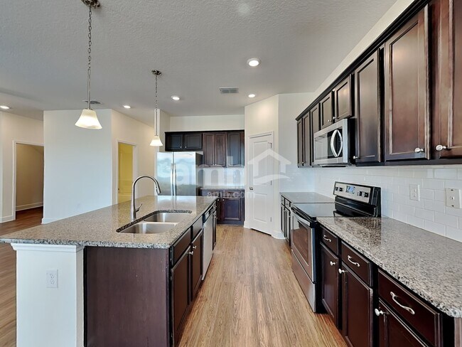 Foto del edificio - 4324 Reisswood Loop