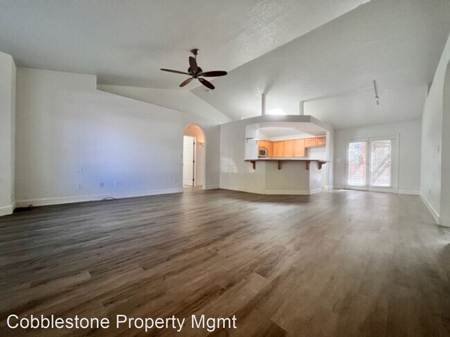 Foto del edificio - 3 br, 2 bath House - 847 E. Finch Creek St.