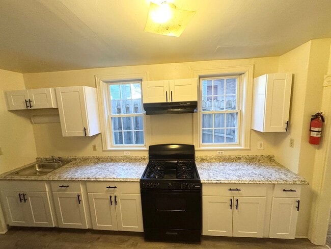 Foto del edificio - 3 Bedroom Semi-Detached Home