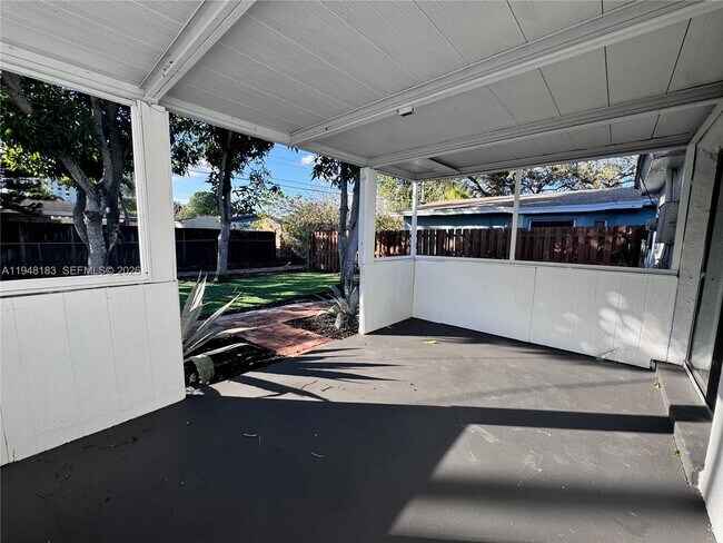 Building Photo - 4851 SW 44th Ave