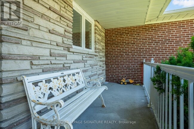 Building Photo - 141 Oakmeadow Blvd
