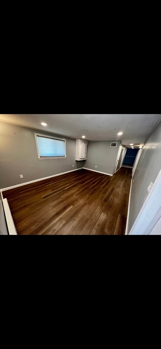 Foto del edificio - 6 1/2 Floyd Rd