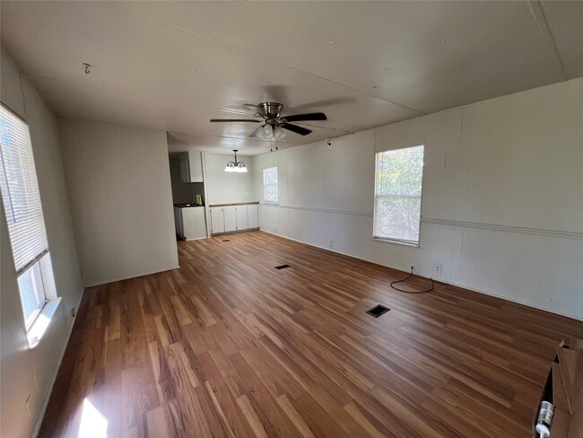 Building Photo - 806 N Oneal St