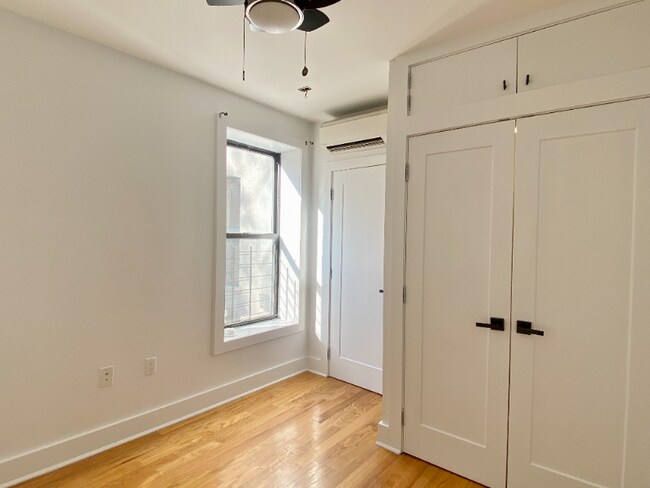 Building Photo - 930 DeKalb Ave
