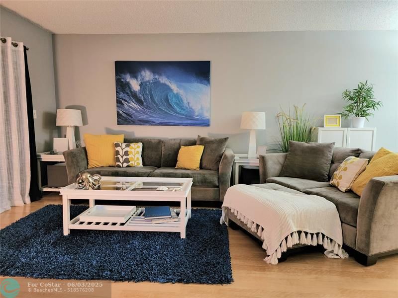 Foto principal - 285 SE 10th St