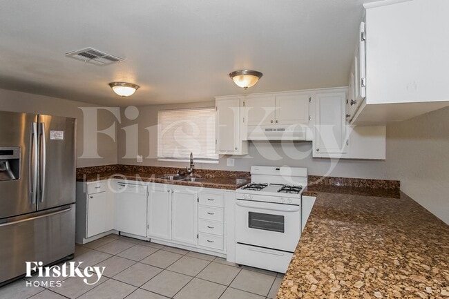 Building Photo - 4624 Cinderella Ln