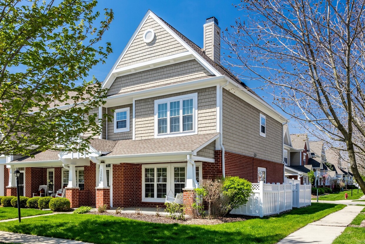 Foto principal - 15542 Clearbrook St