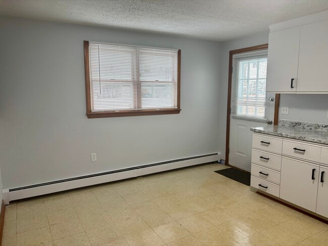Building Photo - 47 Rumney Rd