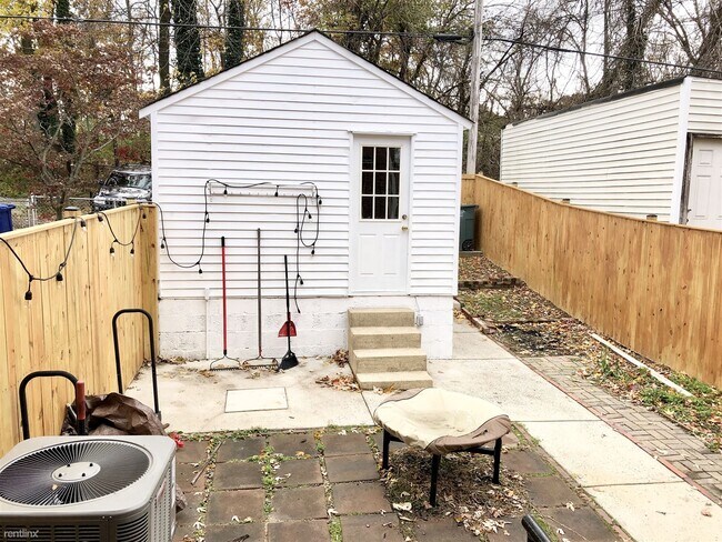 Building Photo - 3 br, 3 bath House - 1247 Delafield Place ...