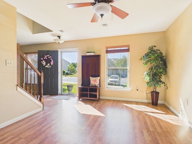 Foto del edificio - 413 Waverly Woods Dr