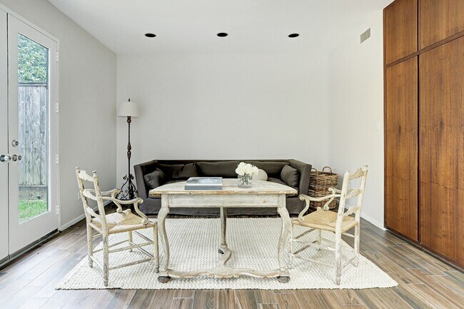 Foto del edificio - 5300 Mercer St