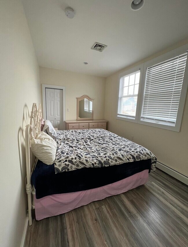 Foto del edificio - 200 Meadow Ln