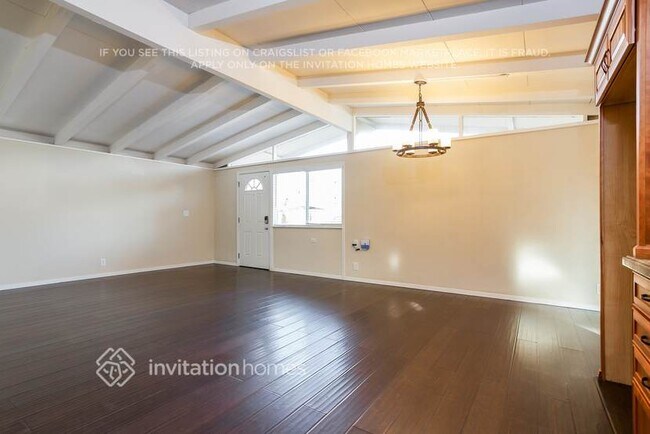 Building Photo - 1467 Michigan St