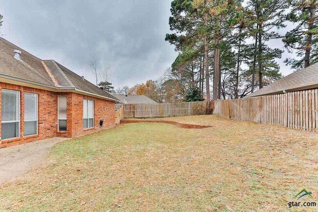 Building Photo - 2912 Nicholson Dr