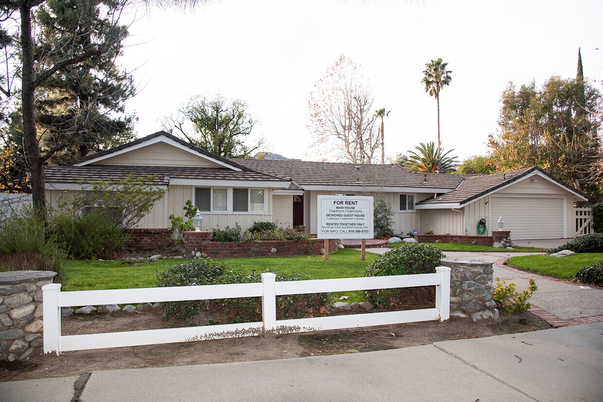 10223 Farralone Ave, Los Angeles, CA 91311 House Rental in Los