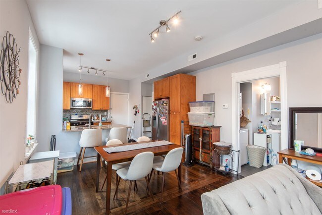 Foto del edificio - 2 br, 1 bath  - 1652 W Pierce Ave