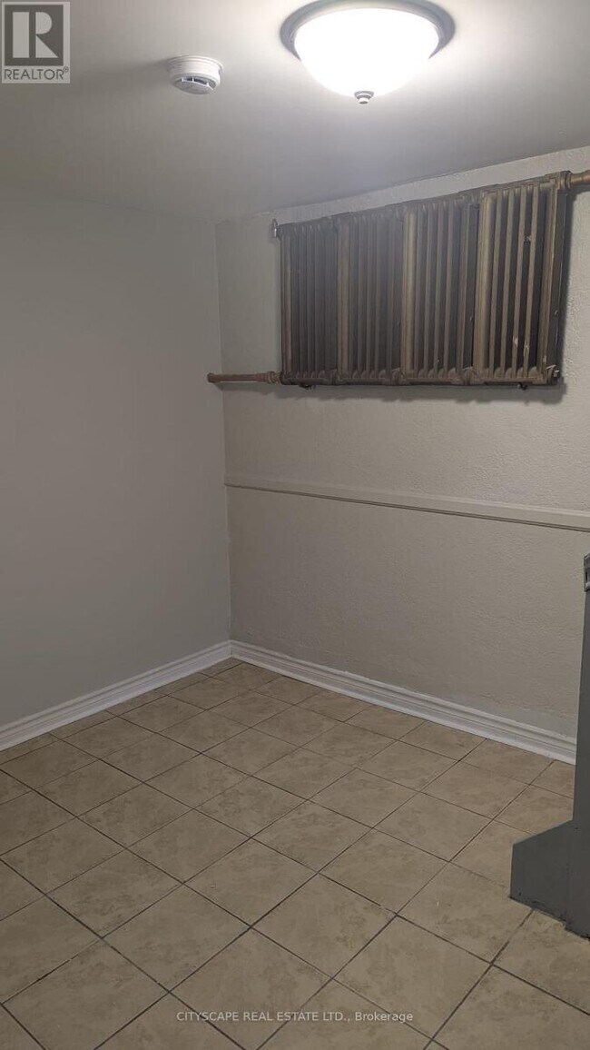 Photo du bâtiment - 752 Main St E