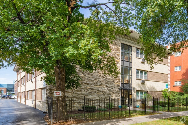 Building Photo - 421 S Harvey Ave