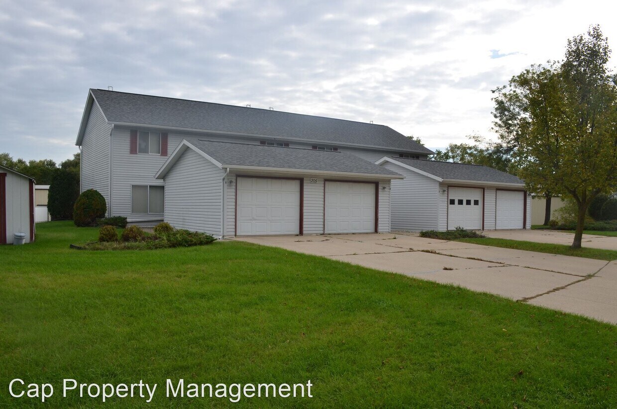 Foto principal - 201 Sunny Field Ct