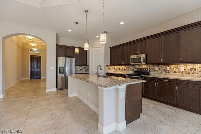 Building Photo - 1606 Serrano Cir