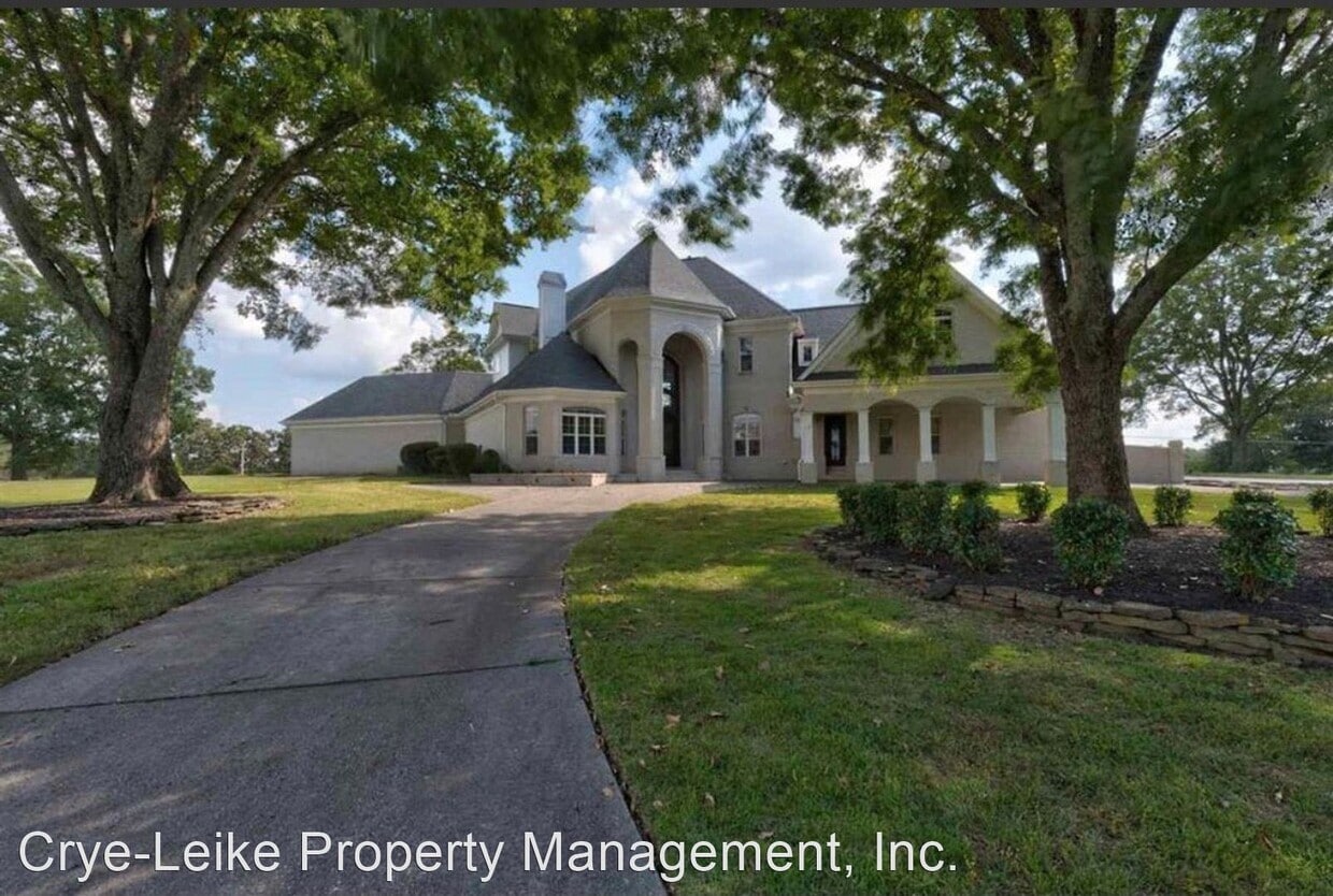 4 br, 3.5 bath House 120 Monterey Mills House Rental in