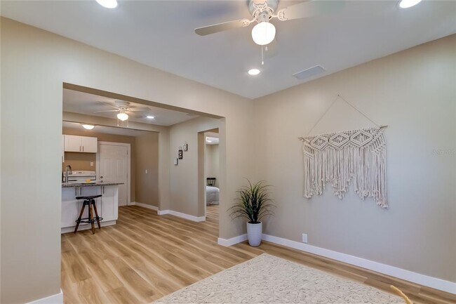 Foto del edificio - 1800 12th Ave S