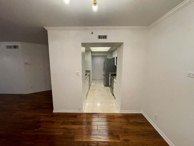 Foto del edificio - 600 W 9th St