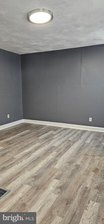 Building Photo - 1221 Poplar Grove St