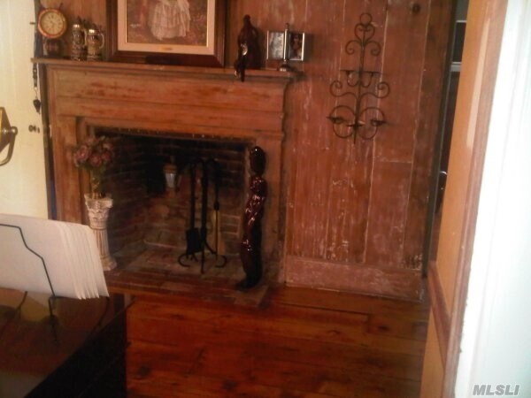Foto del edificio - 75 Shore Rd