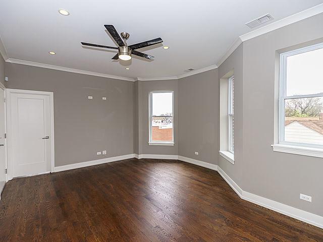 Building Photo - 2 bedroom in Chicago IL 60618