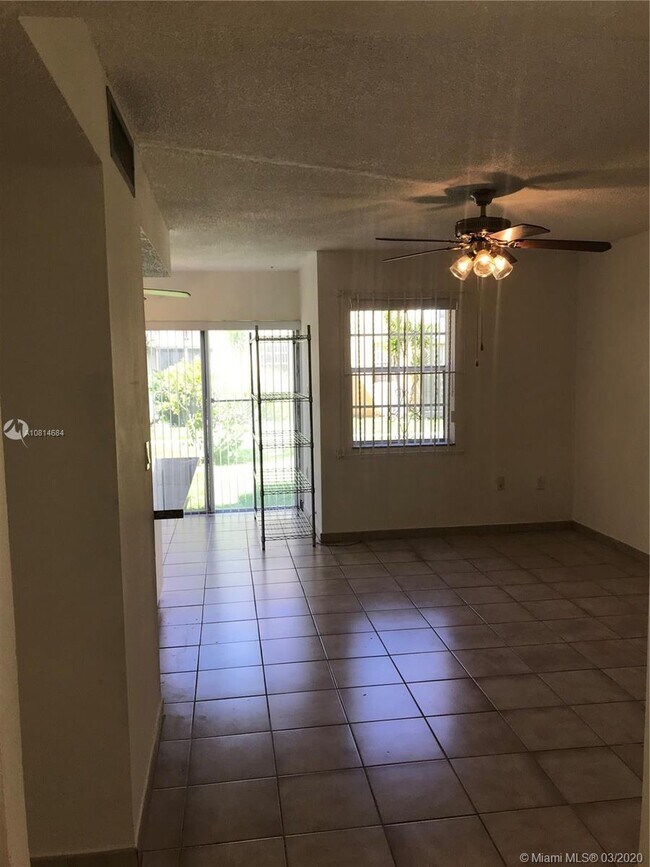 Foto del edificio - 9301 SW 4th St