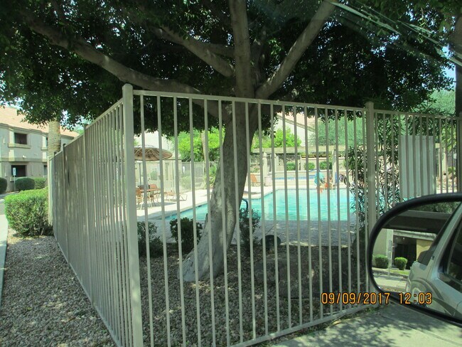 Foto del edificio - 1287 N Alma School Rd