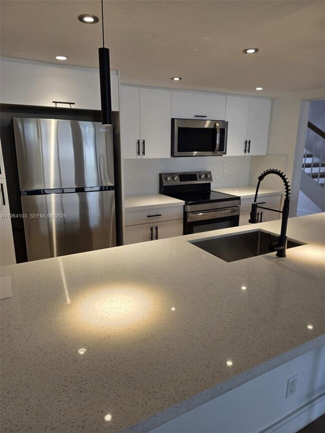 Foto del edificio - 10951 Cypress Rd