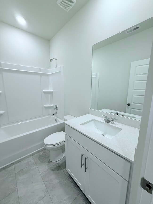 Building Photo - 420 Seneca St