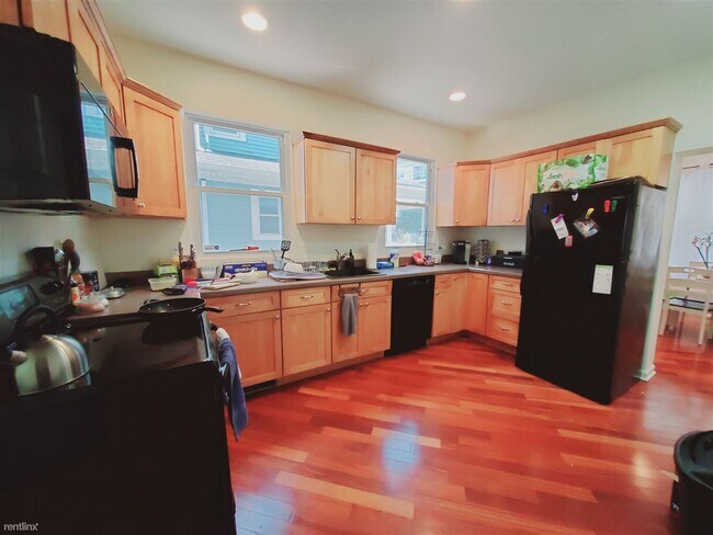 Building Photo - 2 br, 2 bath Condo - 71 Grove St Apt 1